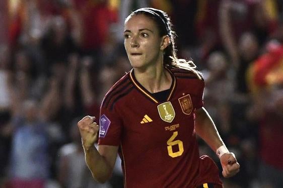 Aitana Bonmatí celebra un gol con la camiseta de España