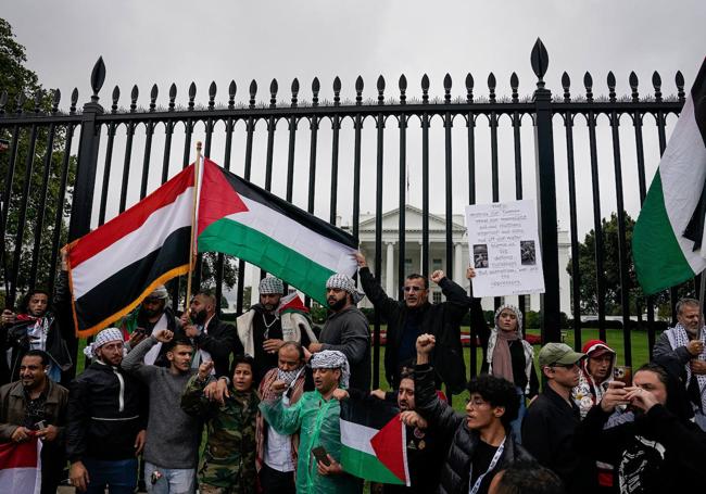 Las manifestaciones en apoyo al pueblo palestino han llegado también hasta las puertas de la Casa Blanca en Washington.