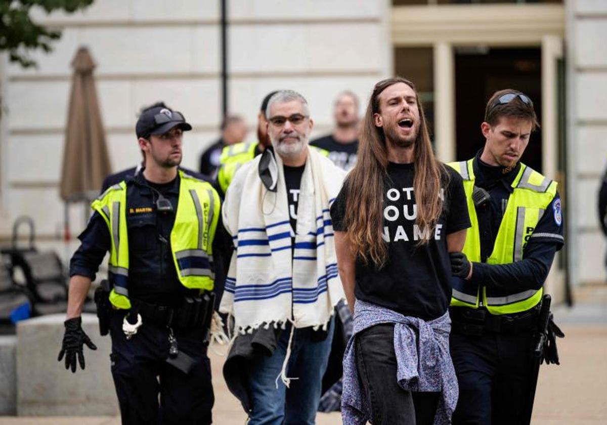 Medio millar de activistas judío-americanos toman el Capitolio en defensa de Gaza