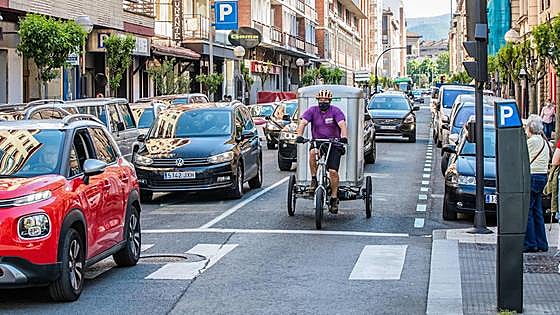 La subvención al transporte público no saca al coche de las ciudades, según un estudio