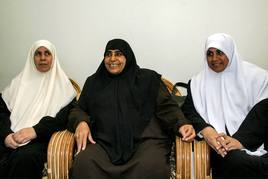 Maryam Farhat, 'la Madre de Mártires' fallecida en 2013; Jamila Al-Shanti, abatida ayer, y Huda Naim, elegidas parlamentarias en 2006.