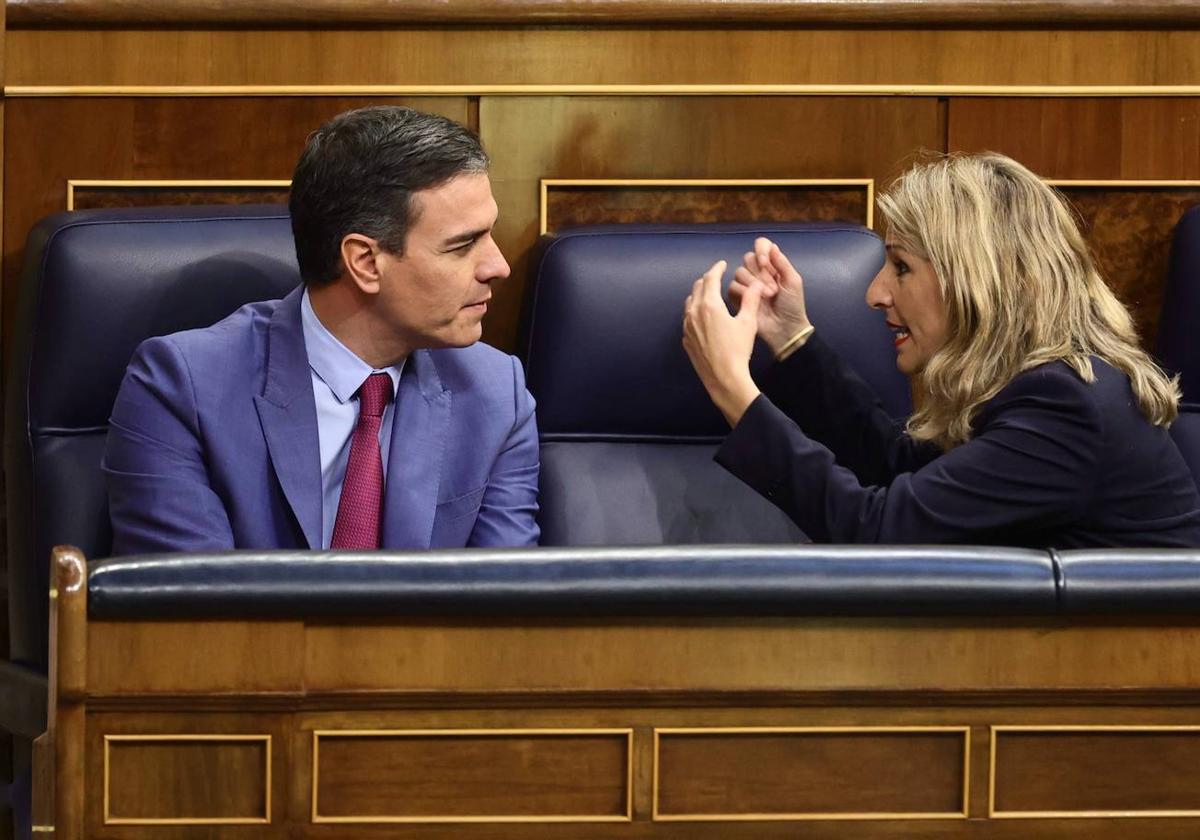 Pedro Sánchez y Yolanda Díaz en una sesión plenaria de la legislatura anterior