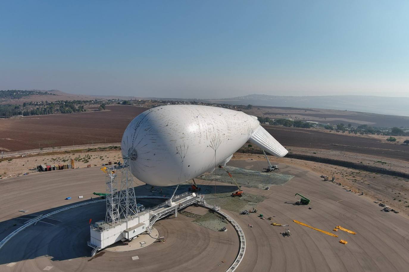 Imagen del dirigible 'Sky Dew', que opera en la frontera del Líbano