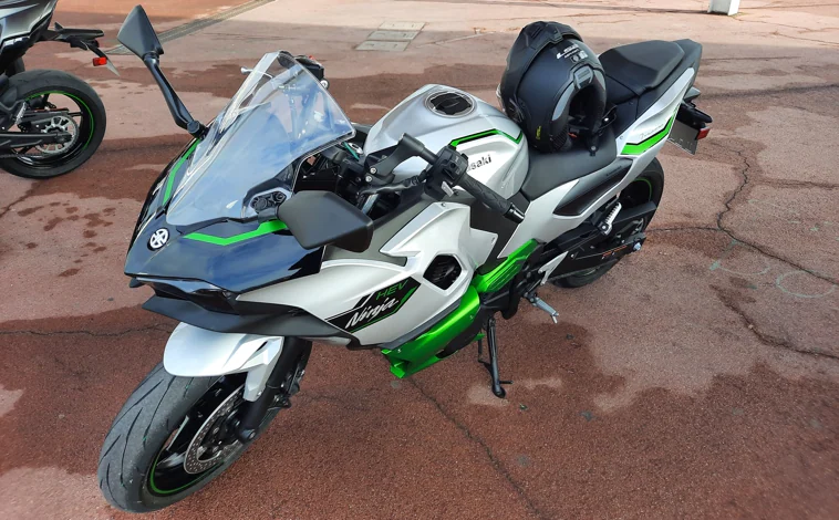 Main image - View of Kawasaki's new and first hybrid motorcycle, the Ninja 7 Hybrid