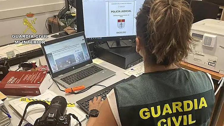 Investigan a 12 trabajadores de un geriátrico de Murcia por la muerte de una anciana