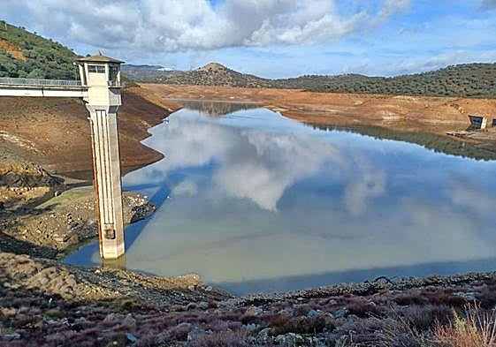 El pantano de Zufre, en Huelva, que está al 20% de su capacidad.