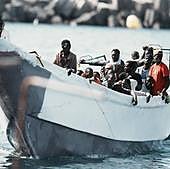 Escrivá promete a CC AA y ayuntamientos que informará antes de los traslados de inmigrantes