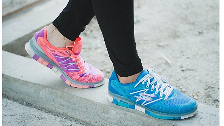 Llévate a casa las mejores zapatillas Skechers de mujer para caminar todos los días