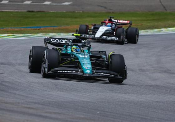 El Aston Martin de Fernando Alonso, en el circuito de Interlagos.