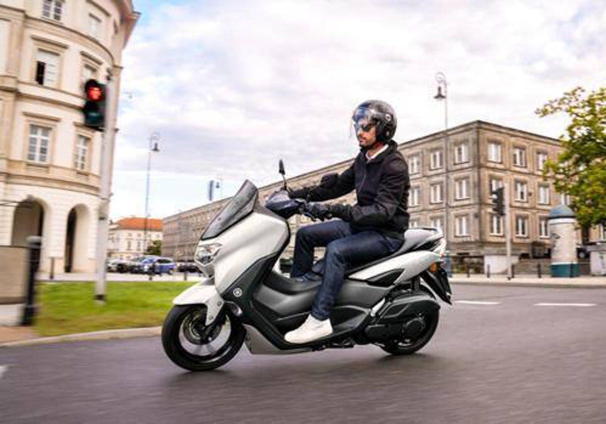 Moto en ciudad