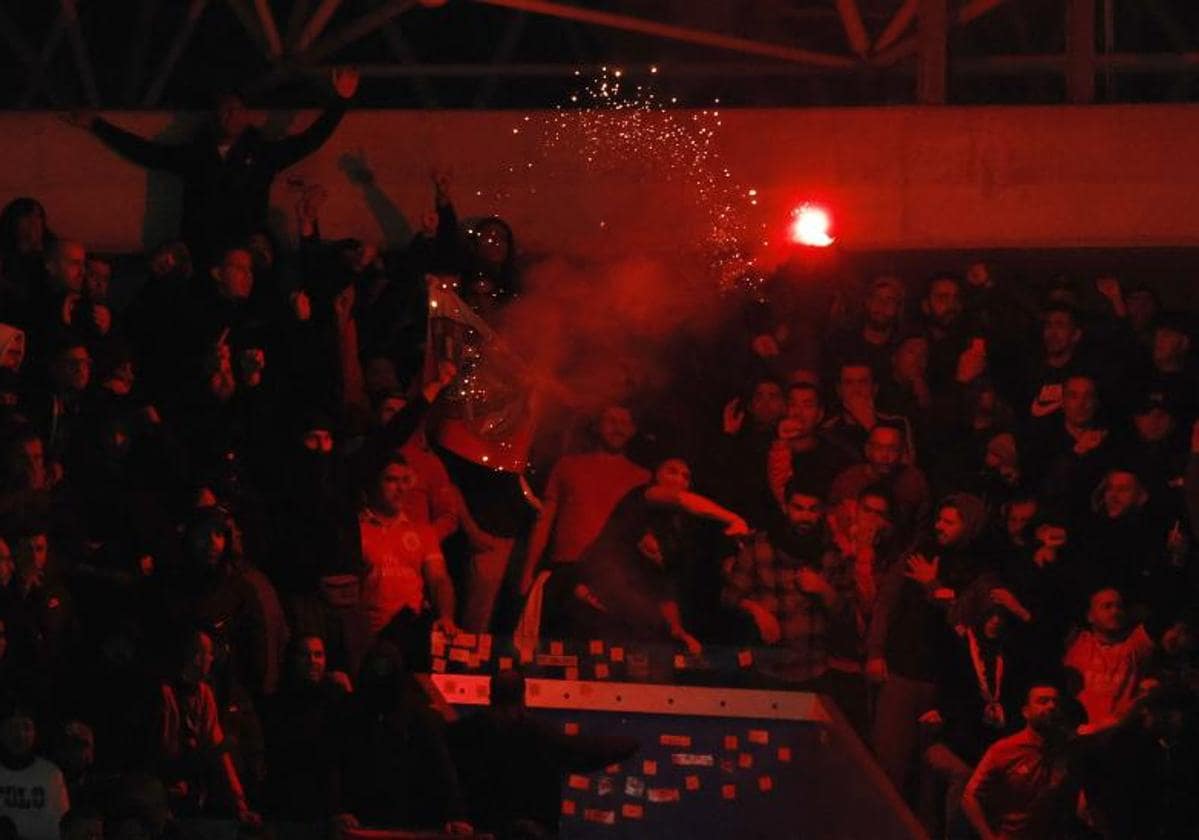Incidentes previos al Real-Benfica y lanzamiento de bengalas en Anoeta