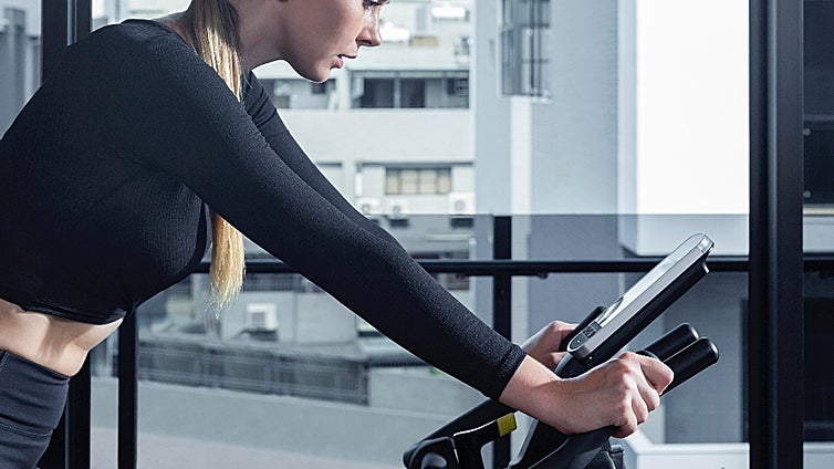 Te contamos por qué todo el mundo quiere esta bicicleta estática plegable