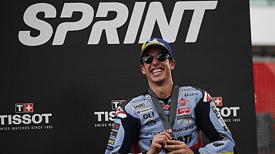 Álex Márquez se impone en el sprint y Jorge Martín acecha al líder