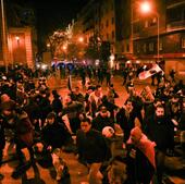 Nuevas cargas en Ferraz mientras las protestas se extienden al Congreso