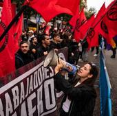 La ultraizquierda también protesta ante Ferraz contra «las cesiones a los independentistas»