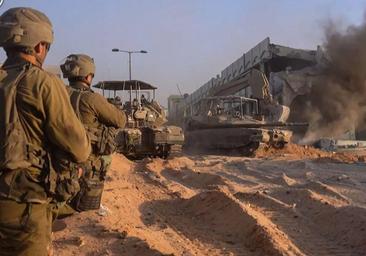 Israel ataca el mayor hospital de Gaza en busca de los túneles de Hamás