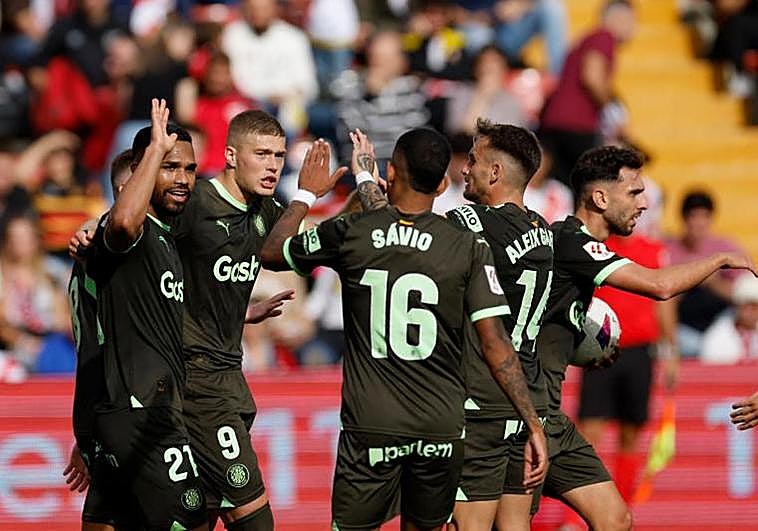 El Girona consuma otra remontada frente a un combativo Rayo