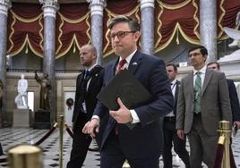 El portavoz del Congreso, Mike Johnson, tras una reunión en el Capitolio.