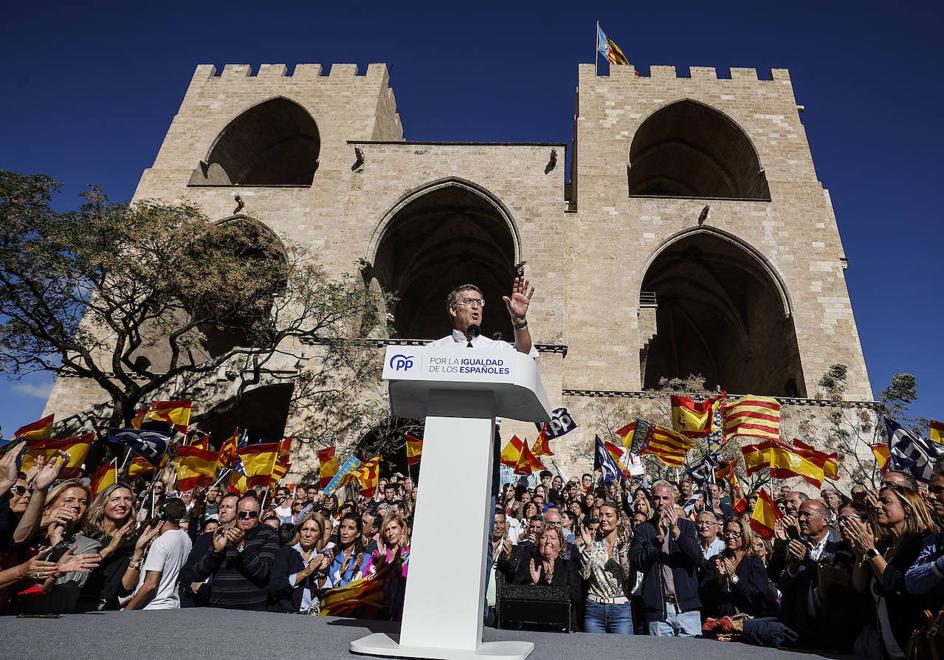 Fiejóo, durante un mitin del PP en Valencia.