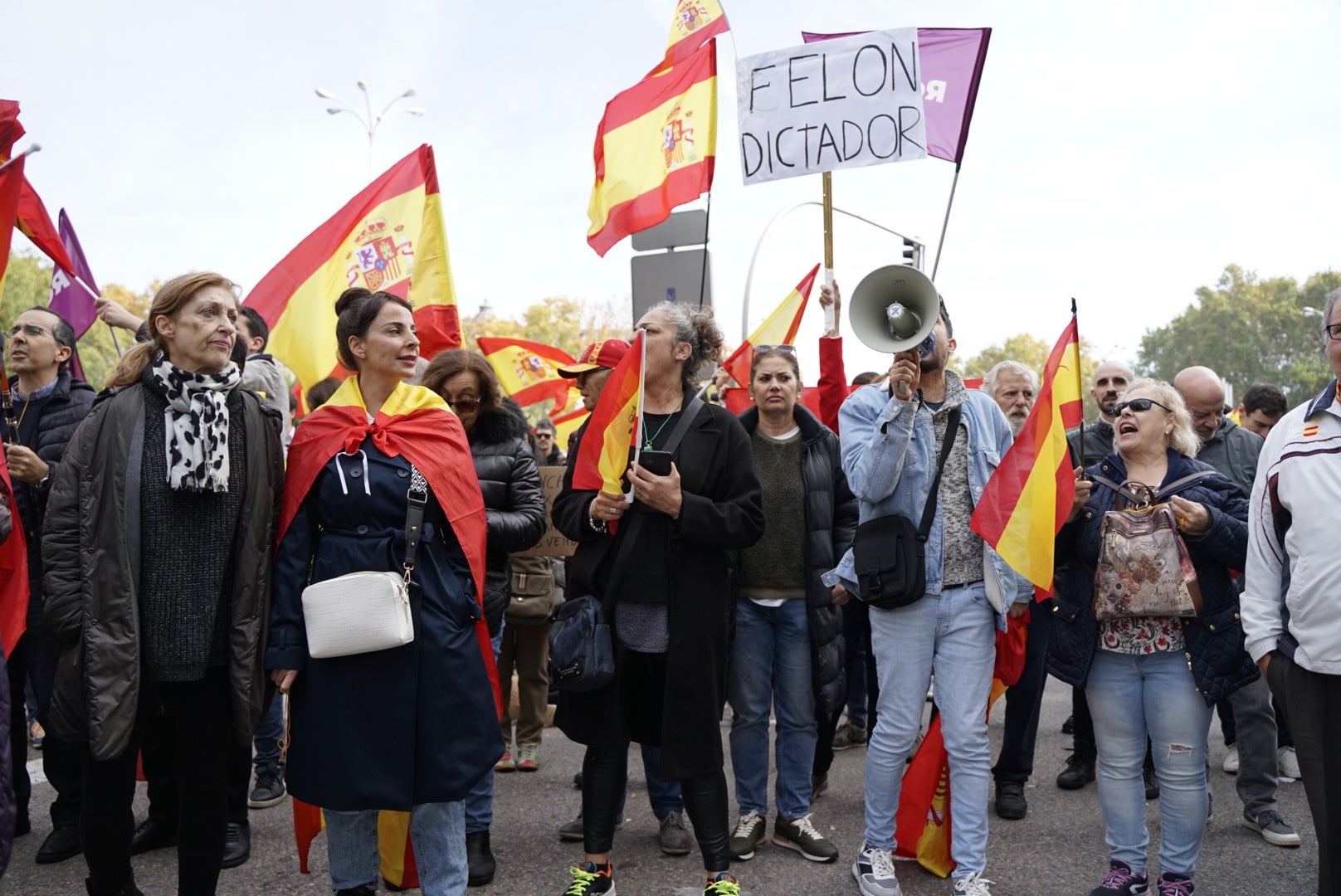 Manifestantes a las puertas del Congreso.