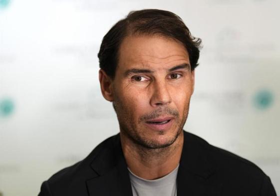 Rafa Nadal atiende a los medios durante la presentación de la Clínica del Tenis Teknon en Barcelona.