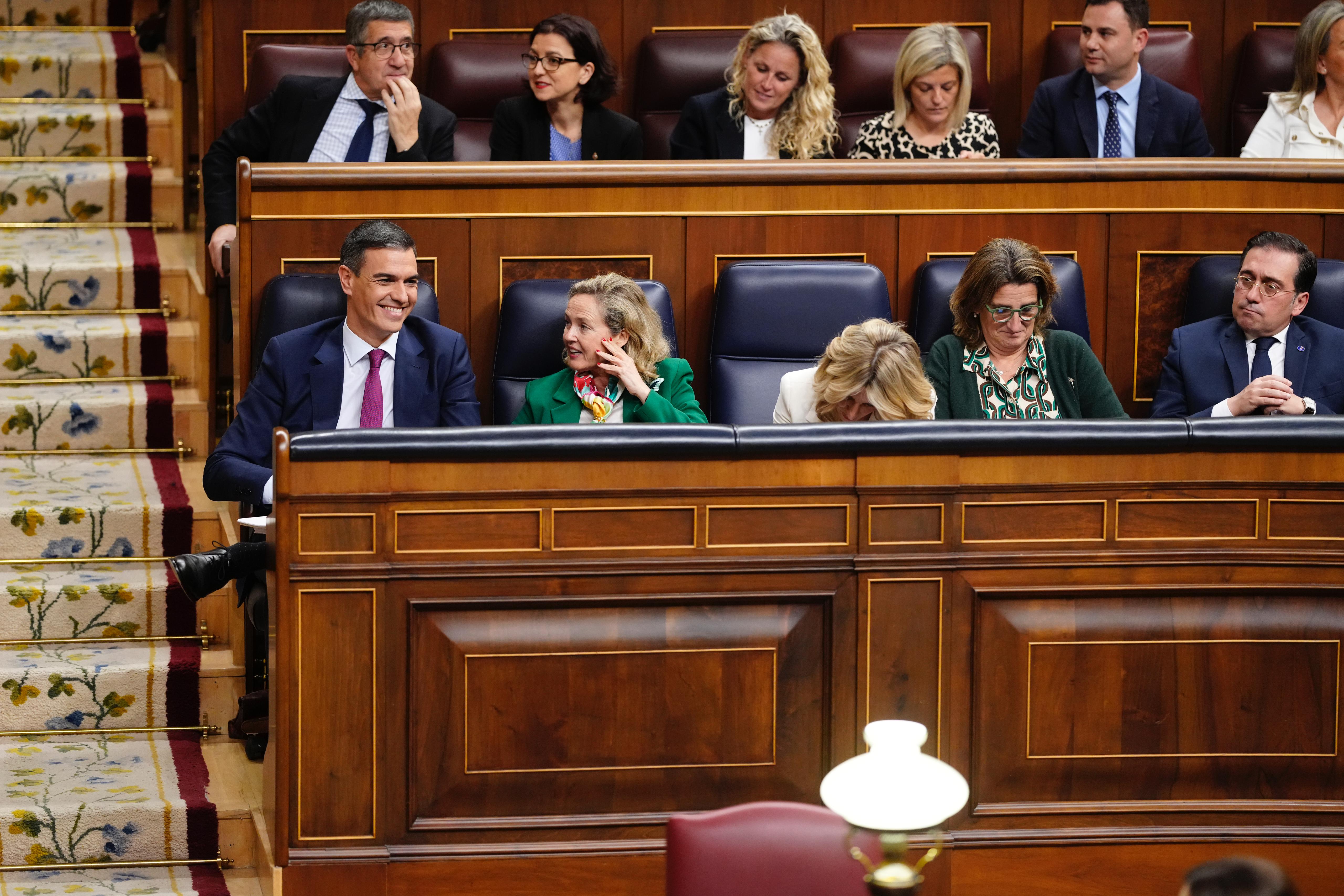 Pedro Sánchez rie durante el discurso de Pedro Sánchez.