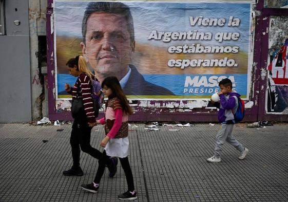Argentina elige presidente entre el miedo a Milei y la mala gestión de Massa