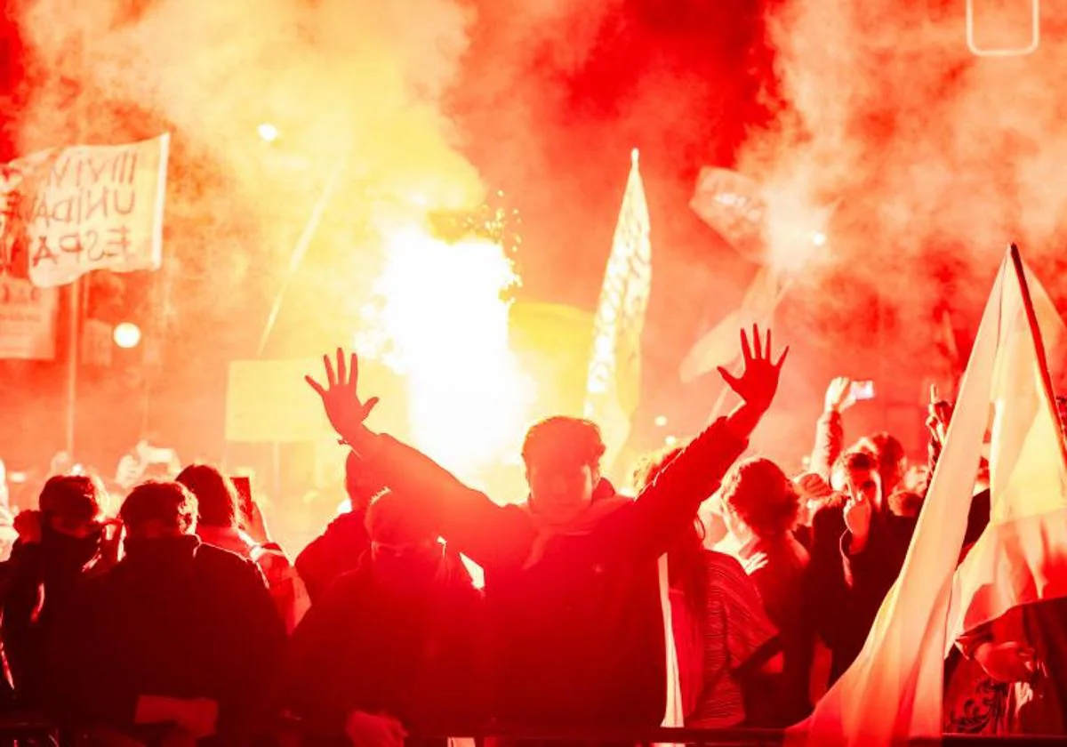 Imagen de los disturbios ante Ferraz la noche del jueves