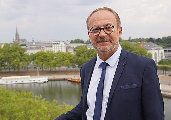 El senador francés acusado por una parlamentaria de haberla drogado.