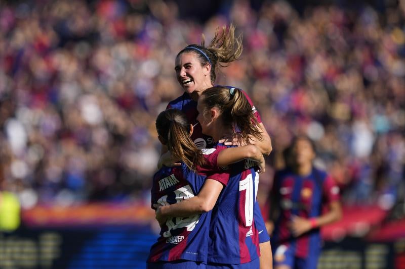 Aitana, Hansen y Mariona celebran uno de los goles del Barcelona