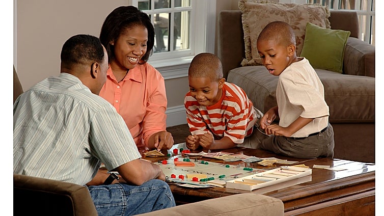 Pasa grandes momentos en familia con los mejores juegos de mesa de estas navidades
