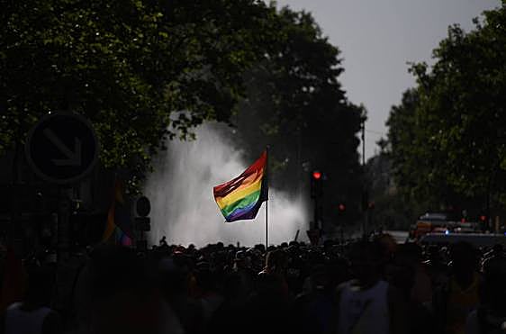Francia estudia «reparar un error» al indemnizar a los homosexuales condenados entre 1942 y 1982