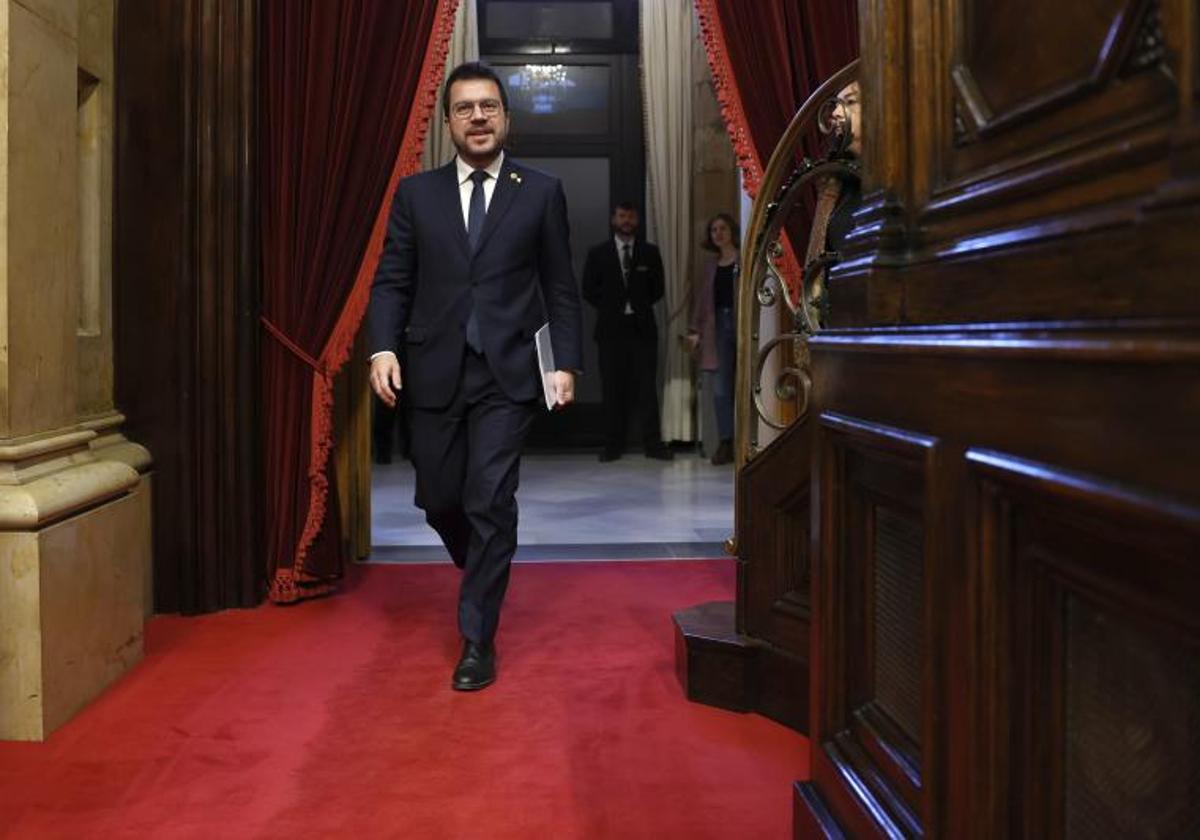 Pere Aragonès, a su llegada al hemiciclo del Parlament.