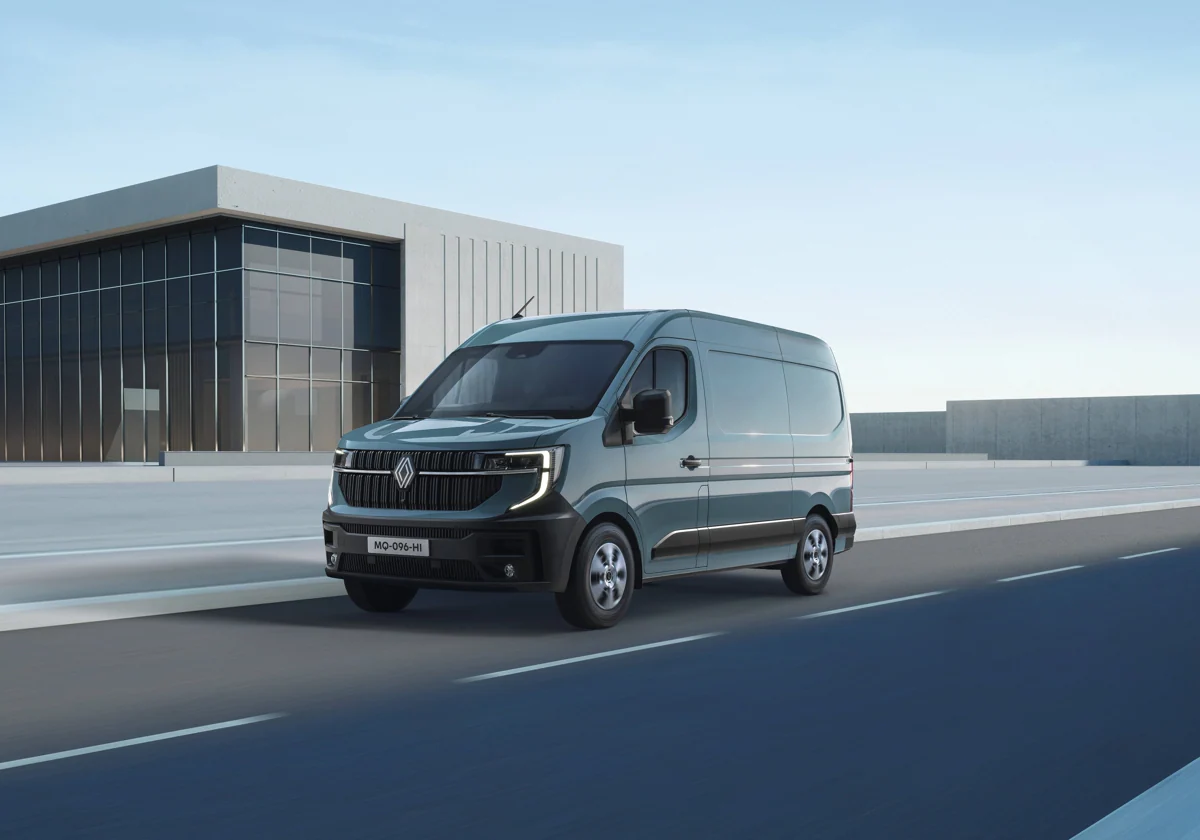 New Renault Master: strong design and more than 40 combinations available
