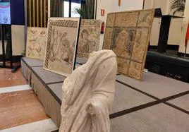 Mosaicos y esculturas romanas recuperadas por la Policía Nacional de los saqueos perpetrados por el Estado Islámico en yacimientos de Libia.