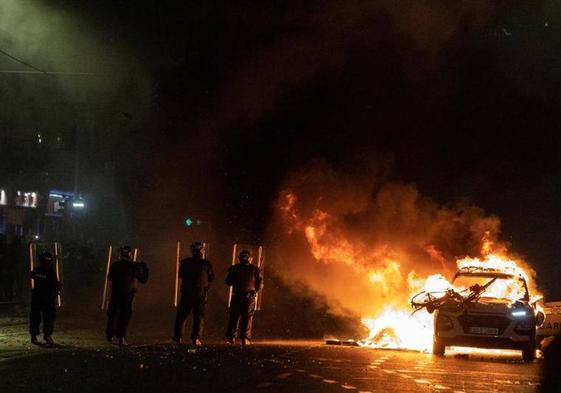 Manifestantes de extrema derecha causaron los disturbios.