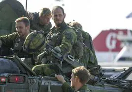 Suecia ha sacado a sus soldados para patrullar las calles.