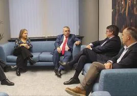 Santos Cerdán y Puigdemont, en su reunión en Bruselas.