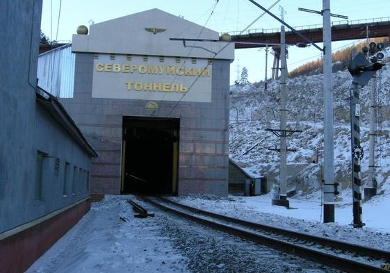 El túnel ferroviario Severomuysky en la línea principal Baikal-Amur, en el noroeste de Buriatia
