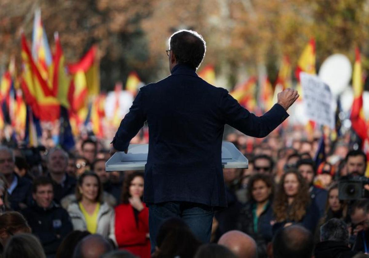 Imagen principal - Imágenes de la manifestación en Madrid.