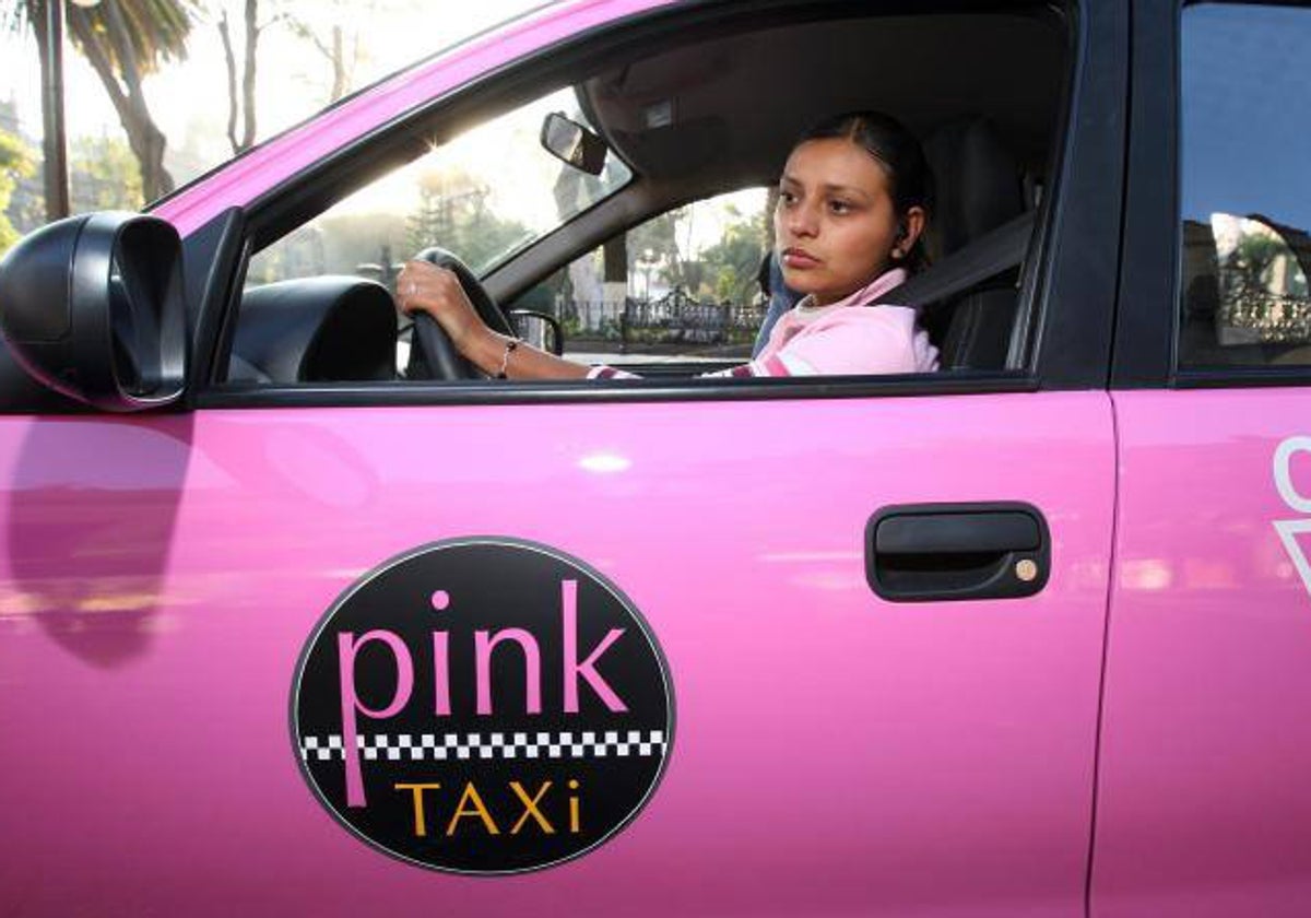 Conductora de Pink Taxi