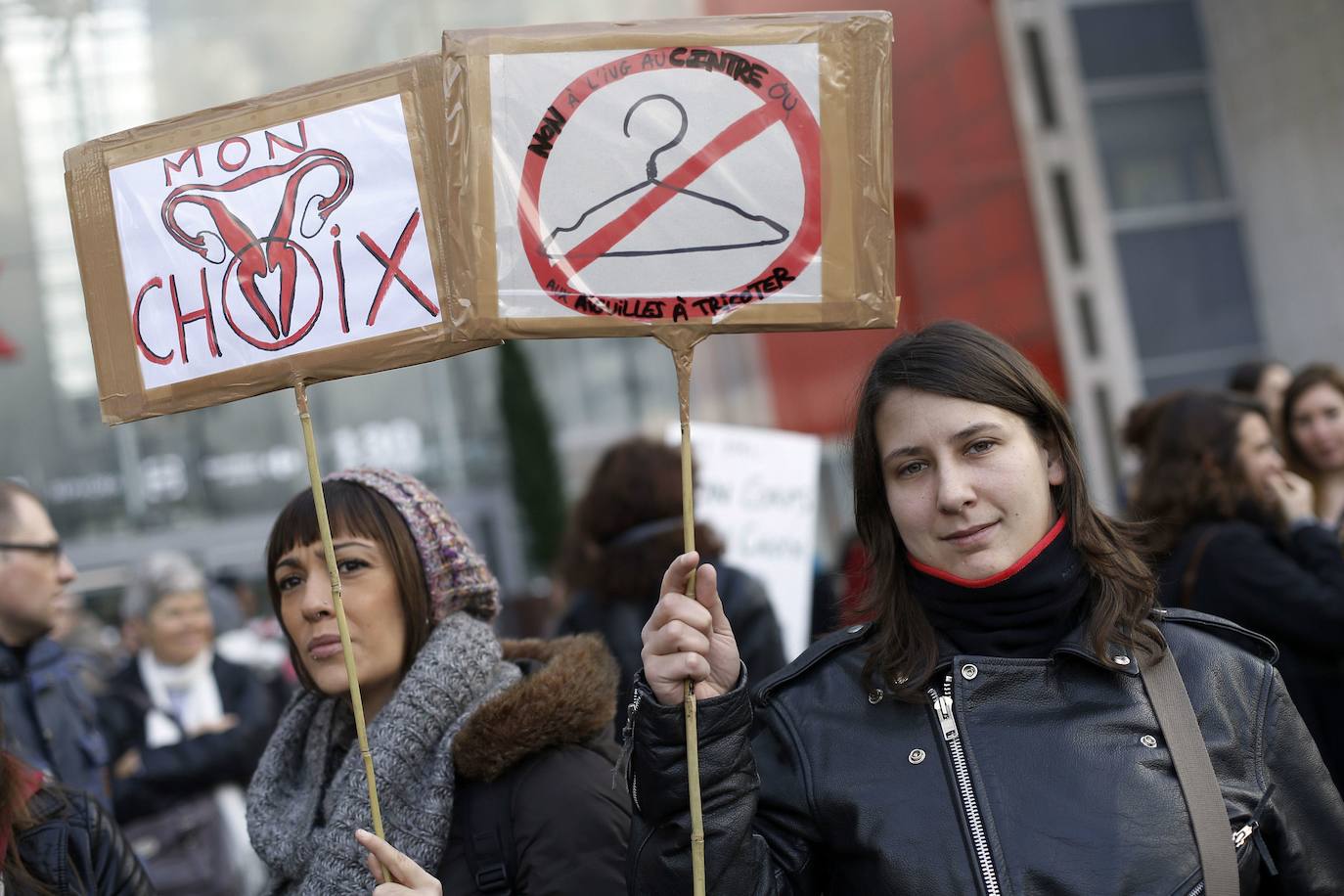 Francia quiere garantizar el derecho al aborto en su Constitución
