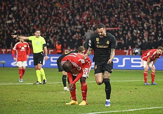 Joselu celebra uno de sus dos goles al Union Berlin.