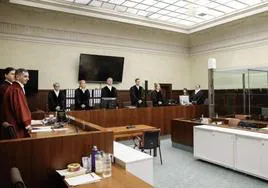 Vista general de la sala en la que está siendo procesado el excoronel Carsten L, de 52 años.