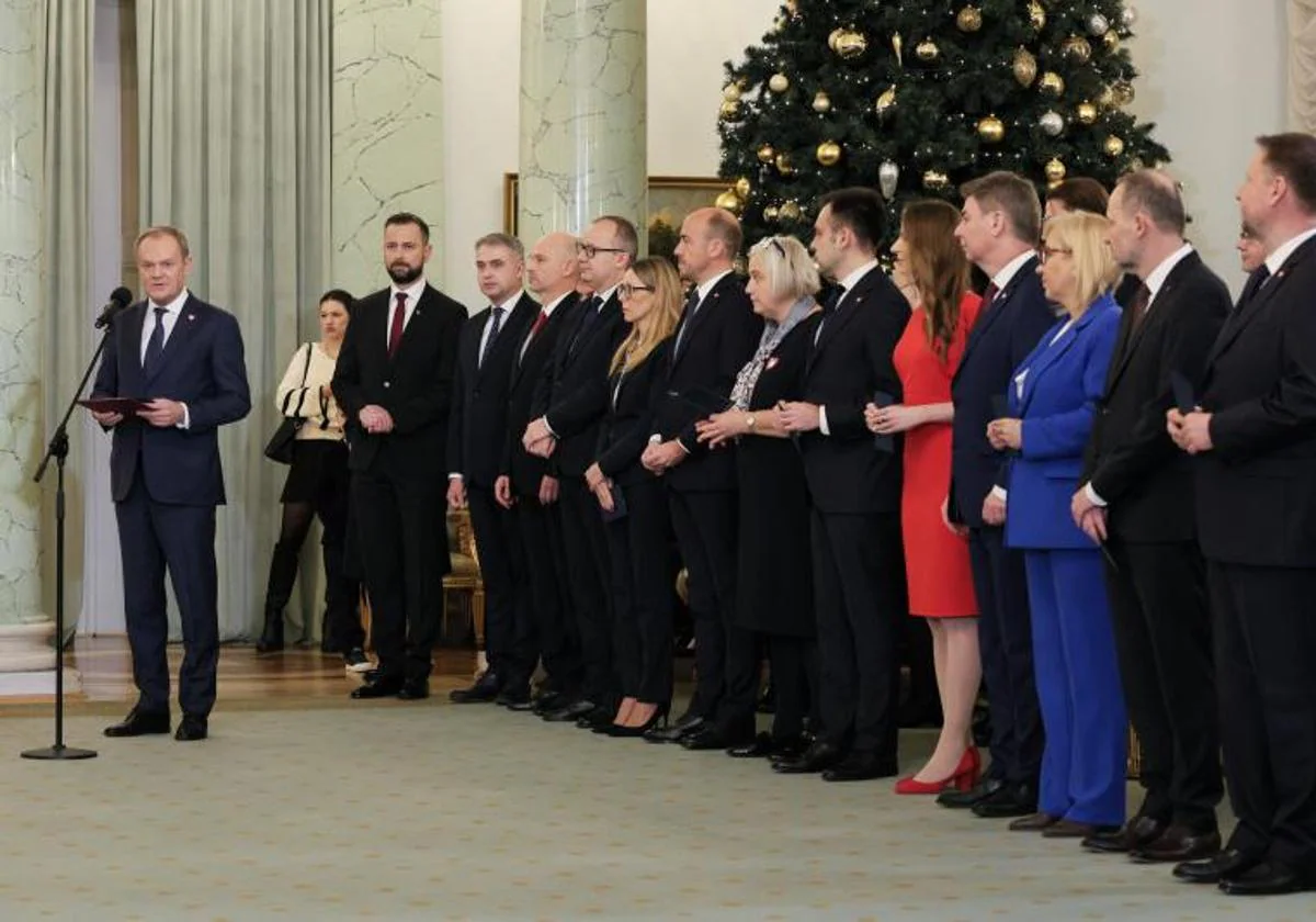 Polski rząd kończy transformację wraz z inauguracją Donalda Tuska i jego gabinetu