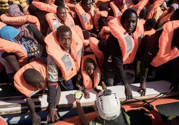 La reforma migratoria de Macron, en manos de catorce diputados y senadores