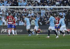 Un golazo de Strand Larsen da oxígeno al Celta