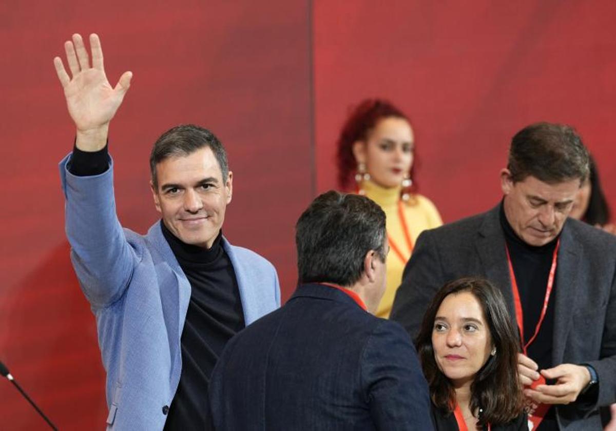 Sánchez echa leña al ciclo electoral con la legitimación exprés de Puigdemont y Bildu