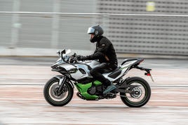 Las motos híbridas son la última novedad en el mercado