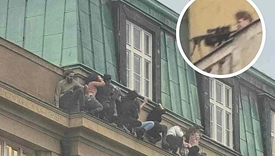 Un estudiante mata a 14 personas y hiere a otras 25 en la Universidad de Praga tras asesinar a su padre